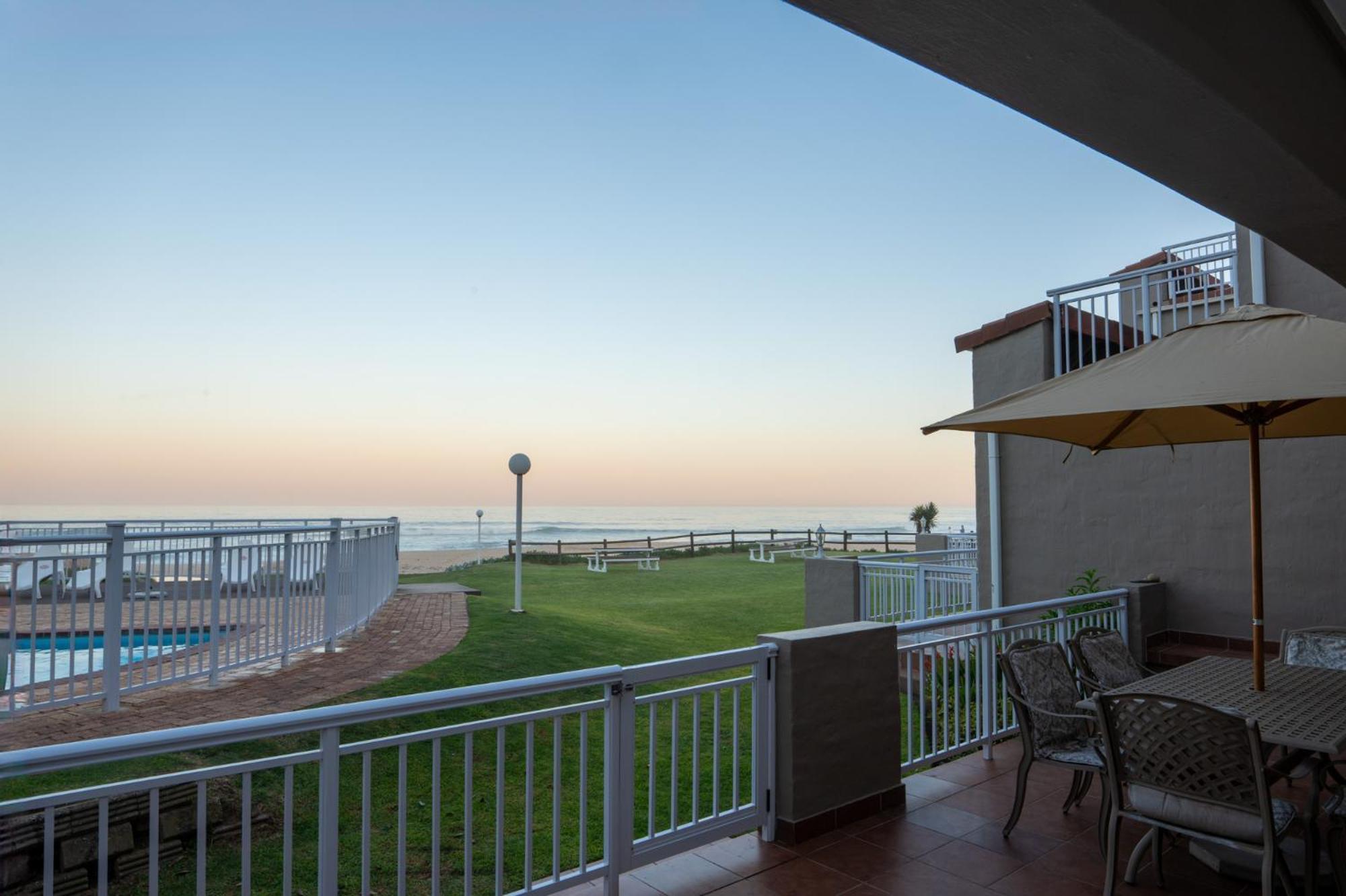 Jeffreys Bay Villas On The Beach Exterior photo